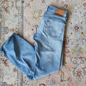 LEVIS 501- W31 L32 - Säljer dessa Levis 501 i nyskick. Kontakta vid intresse. 
