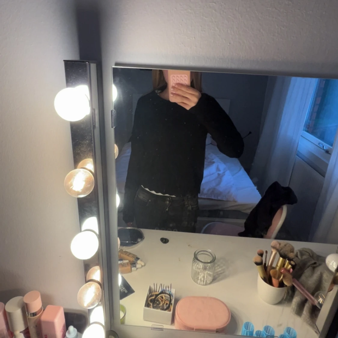 Svart stickad tröja med lång ärm