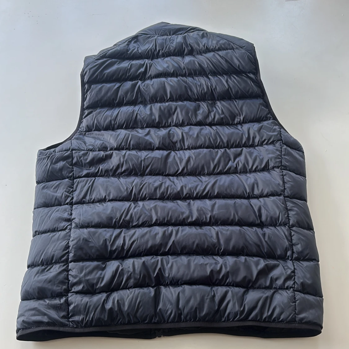 Svart dunväst från Uniqlo, M - 1