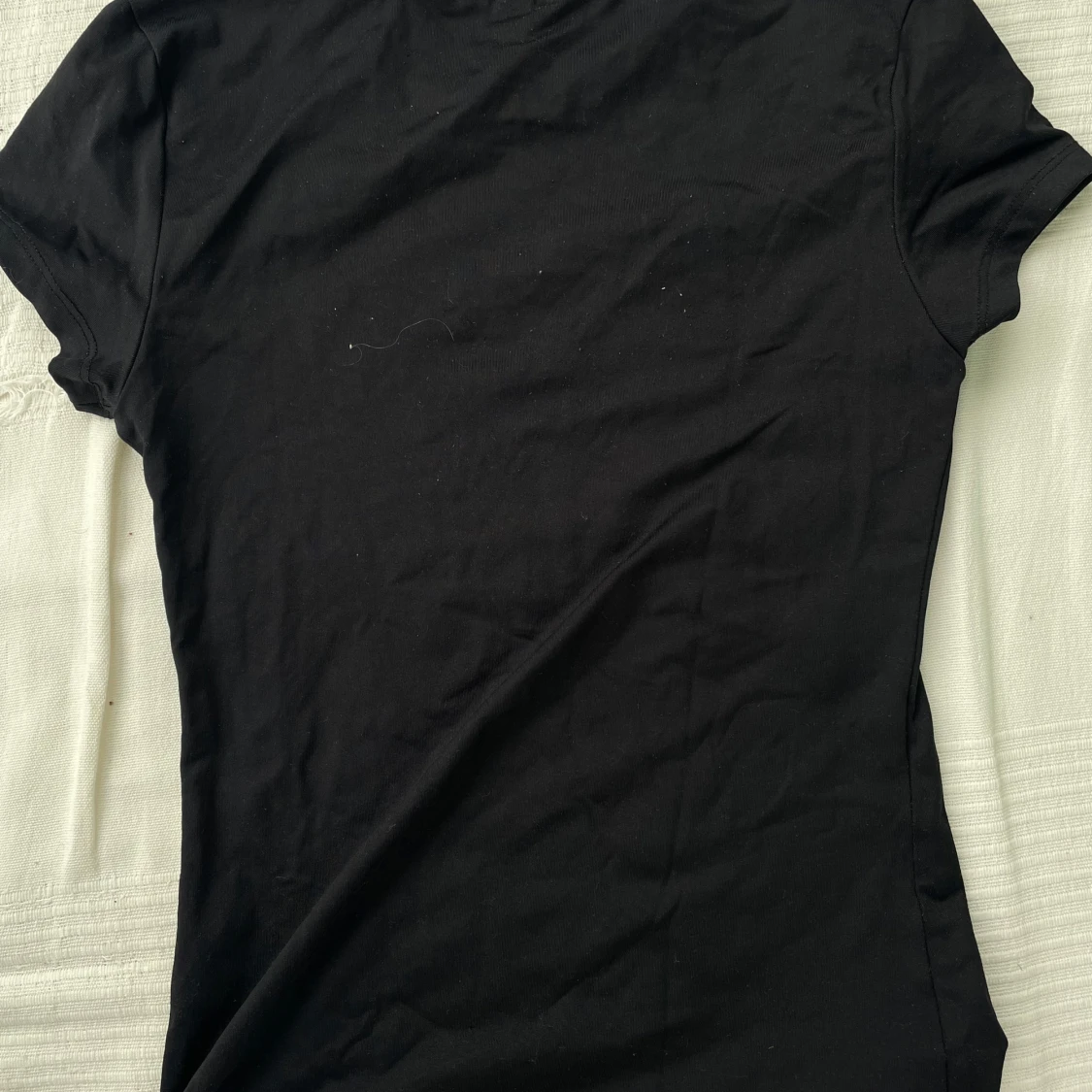 Svart t-shirt från H&M - 1