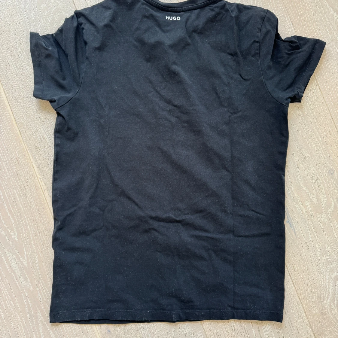 Svart t-shirt från Hugo, storlek S - 1