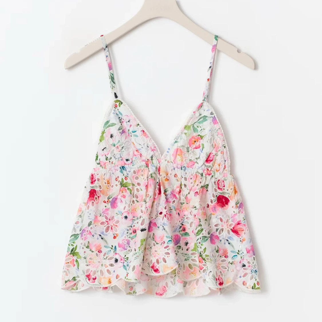 Blommig top från Gina Tricot