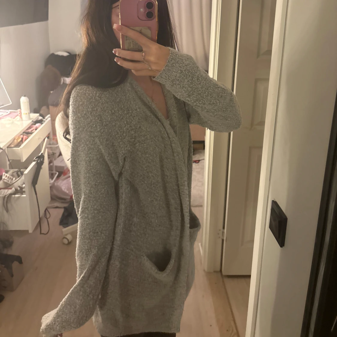 Grå stickad kofta - 1
