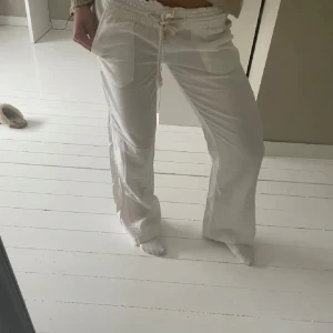 Snygga linnebyxor  - Linnebyxor från Roxy🪭