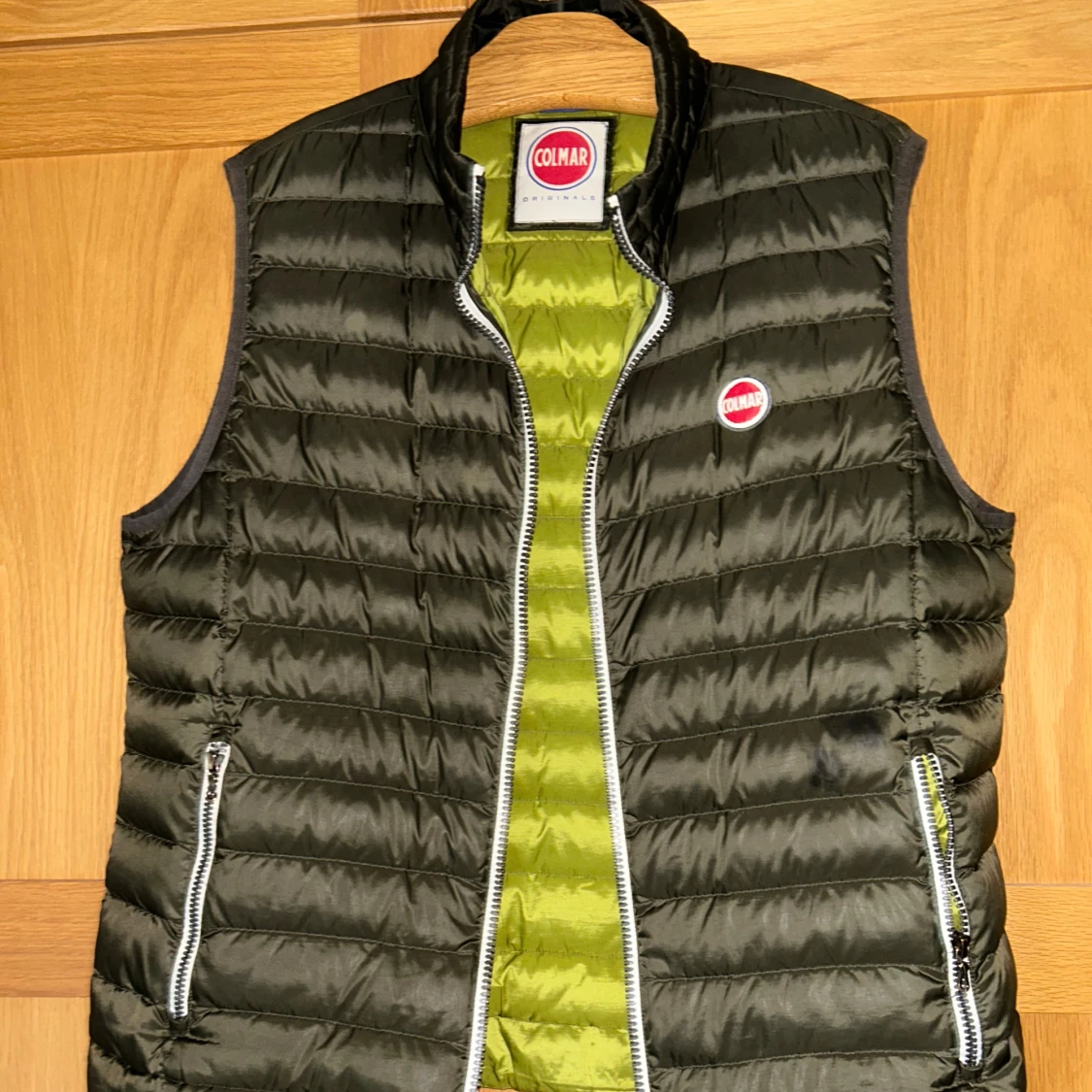 Olivgrön dunväst från Colmar - 2