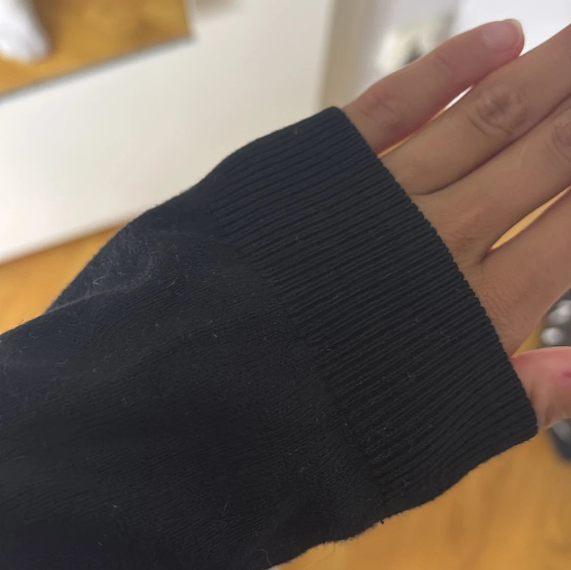 Svart stickad tröja från H&M Basics - 1