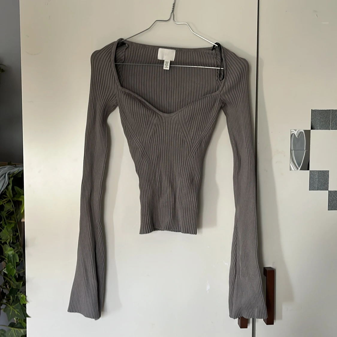 Grå ribbad långärmad topp från H&M