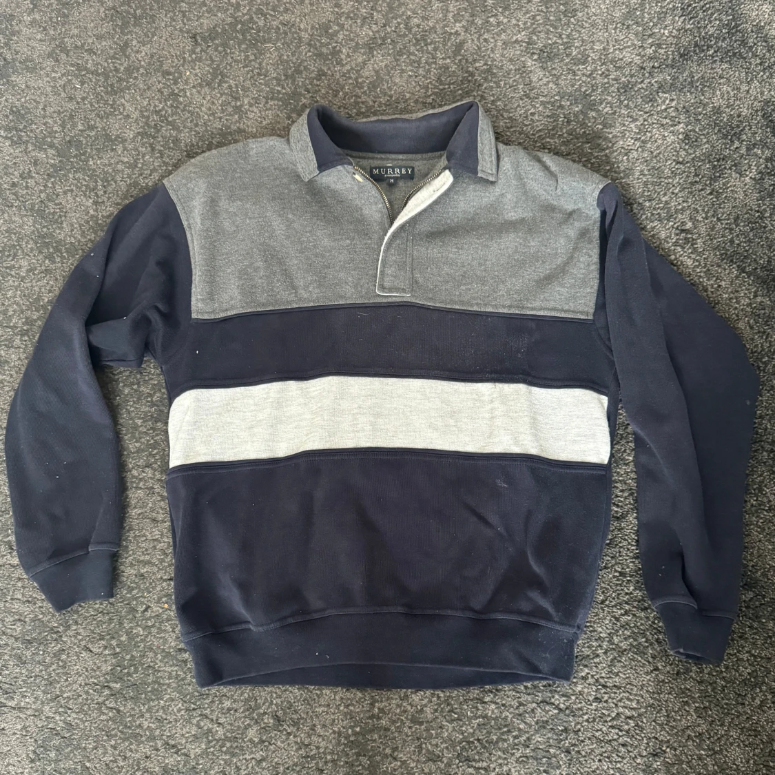 Randig pikétröja i blått och grått från Murrey