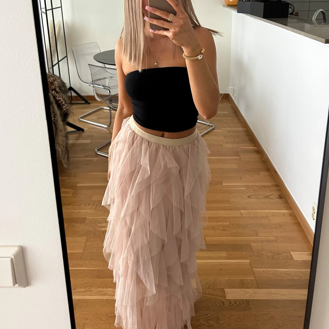 Ljusbeige/rosa volangkjol i tyll - 1