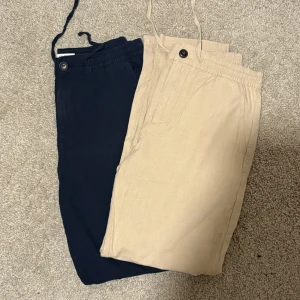 2 för 599kr/ 1 för 249kr - Säljer två nya linnebyxor från selected homme i st  S, vilket passar 175-180 väldigt bra, bara att höra av sig vid fler frågor eller funderingar😄🌟