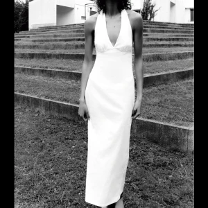 Vit långklänning  - Aldrig använd, lappen kvar!