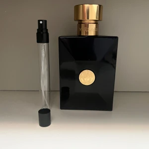 Versace dylan blue - Dylan blue i storlek: 10ml, 5ml och 3ml. 10ml:100kr, 5ml:75kr, 3ml:55kr
