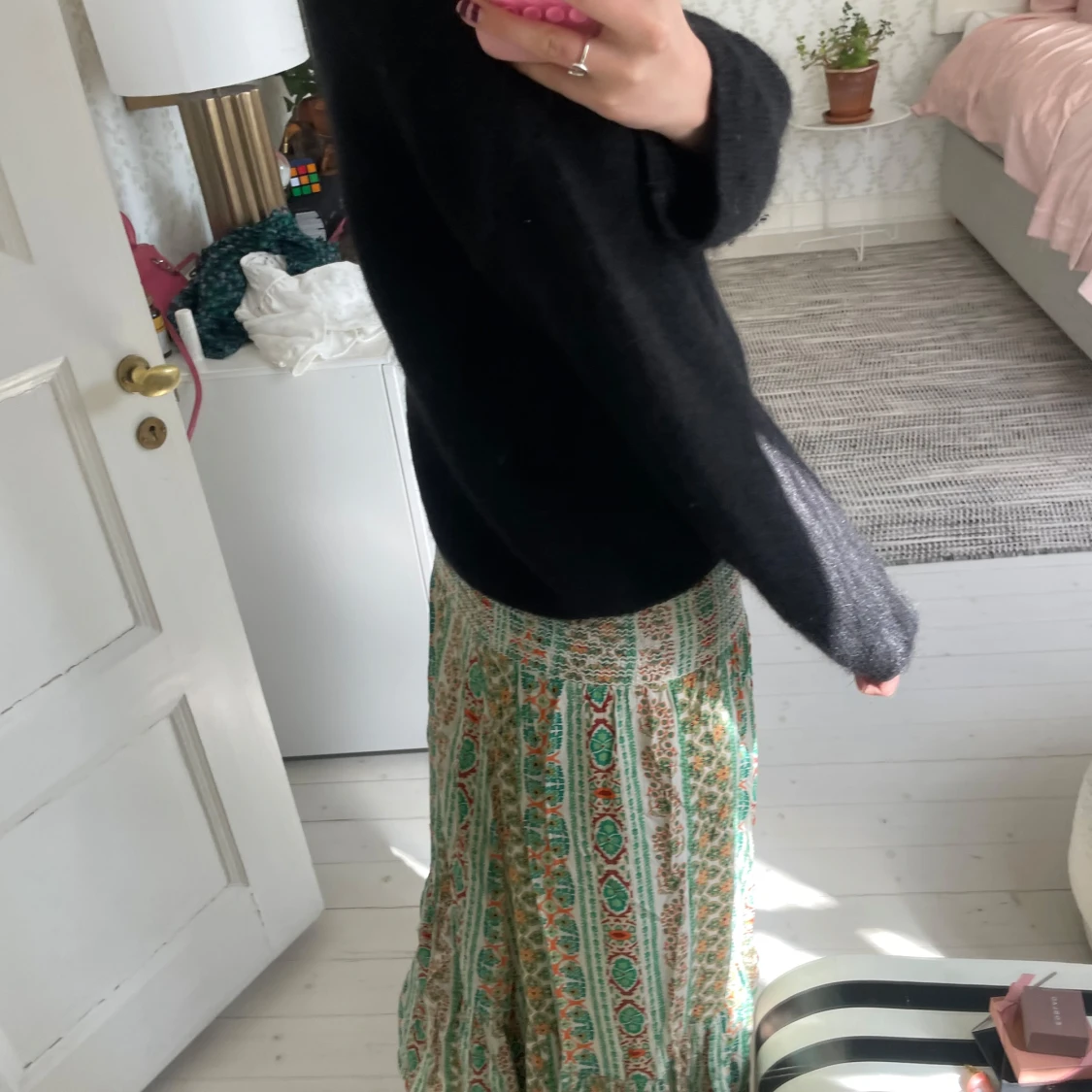 Grön och vit mönstrad långkjol - 1