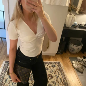 Zara topp med detaljer  - Supersöt topp från Zara💕 Storlek S