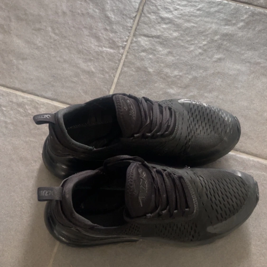 Svarta Nike Air Max 270 sneakers - 1