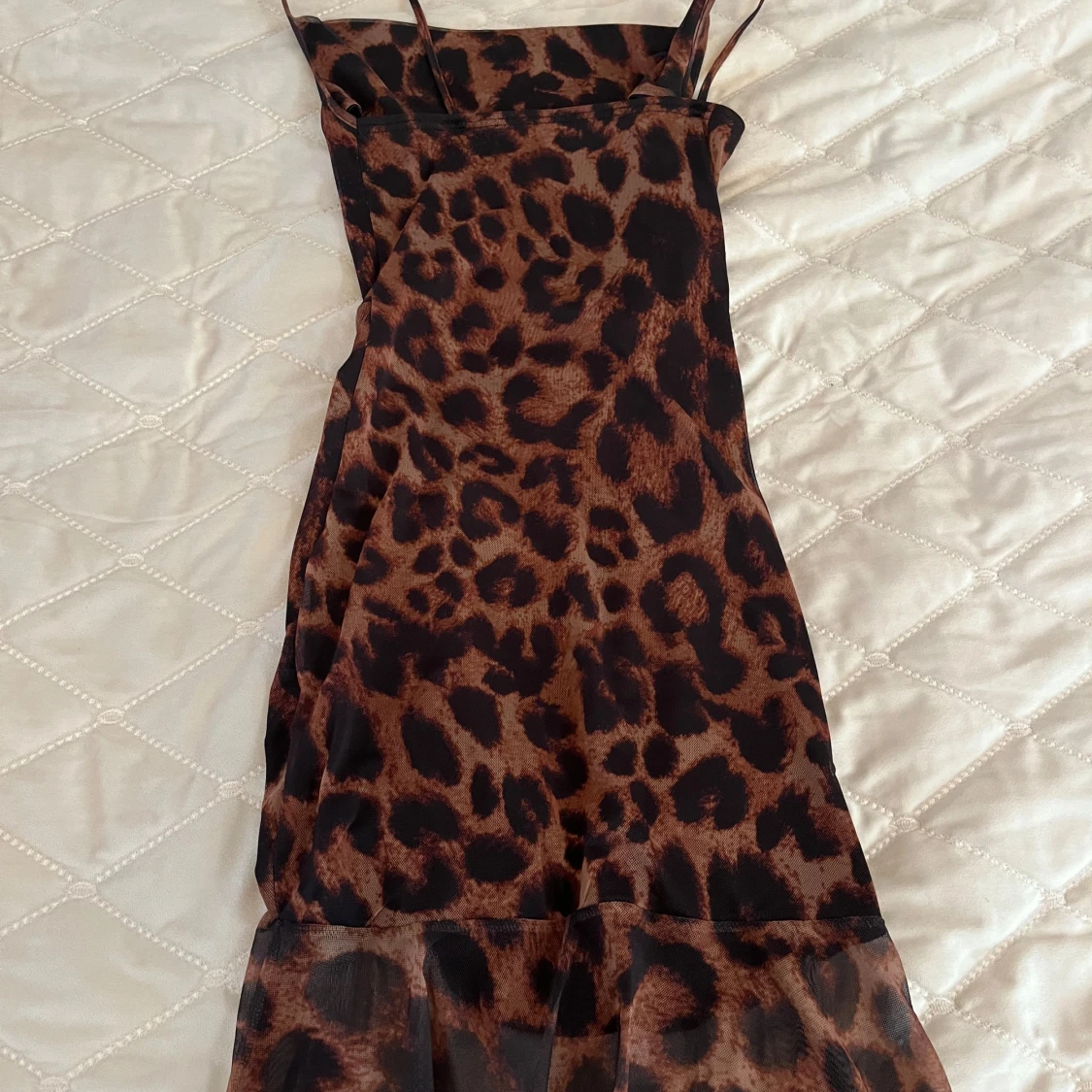 Leopardmönstrad kortklänning från PrettyLittleThing - 1