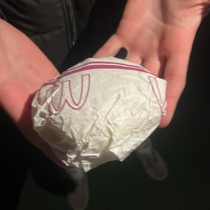 Tasty chicken burger - väldigt god och fräsch samt bra skick.