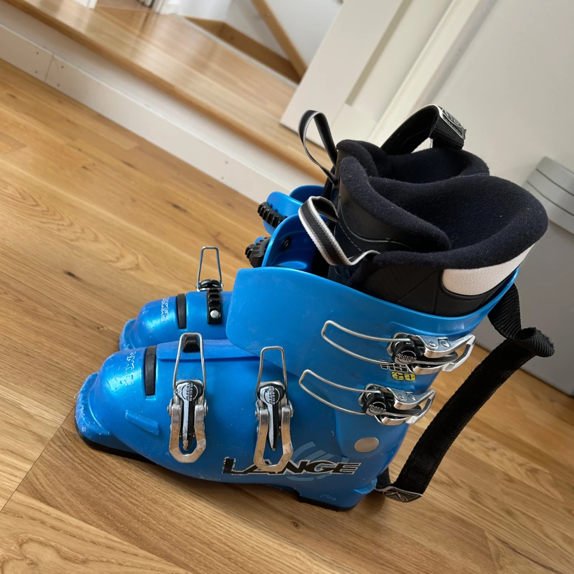 Blåa pjäxor från Lange - 2