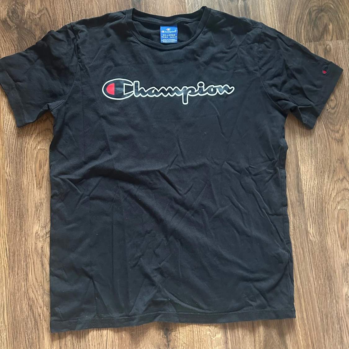 Svart t-shirt från Champion - 1