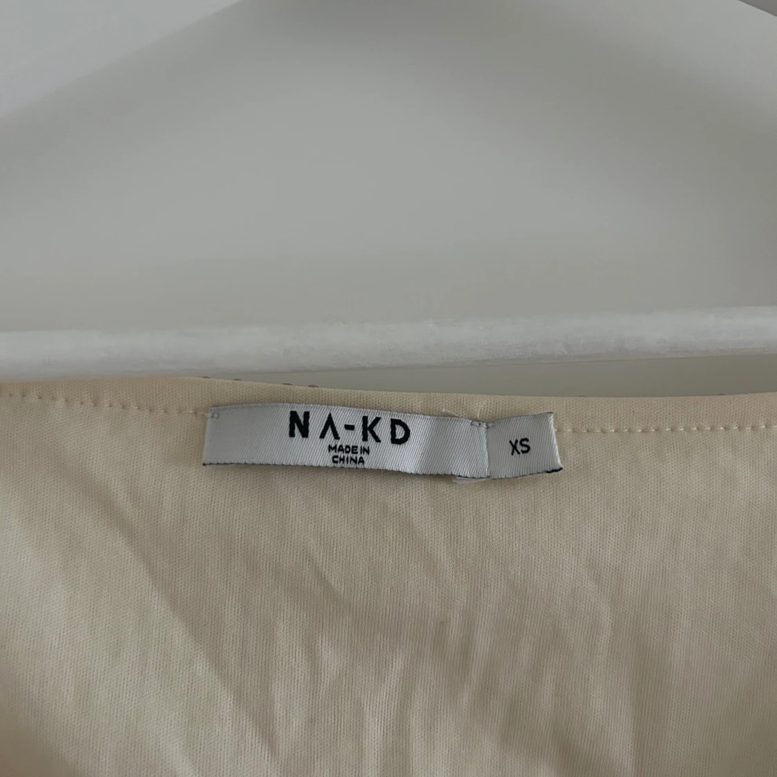 Glittrig topp från NA-KD - 1