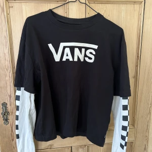 Vans tröja - En långärmad tshirt i lager, väldigt fint skick