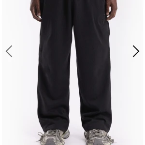 Favela mjukisar  - Säljer dessa mjukisar då dem är för stora för mig, sitter väldigt baggy. Dem är oanvända bara testade en gång. Nypris 600, Pris kan diskuteras vid snabb affär  Vid mer bilder skicka pm 