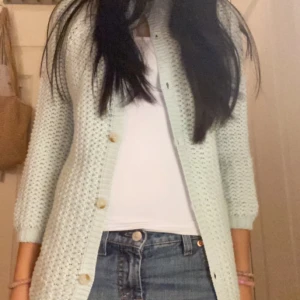 Söt cardigan💞 - Trekvartsärmad mysig cardigan, köpt i USA och perfekt att ha på vintern och hösten❤️