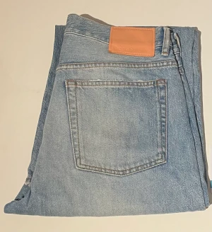 Acne Studios Jeans - Acne studios 2021M Jeans  Använda men i mycket fint skick.  Storlek 32/30