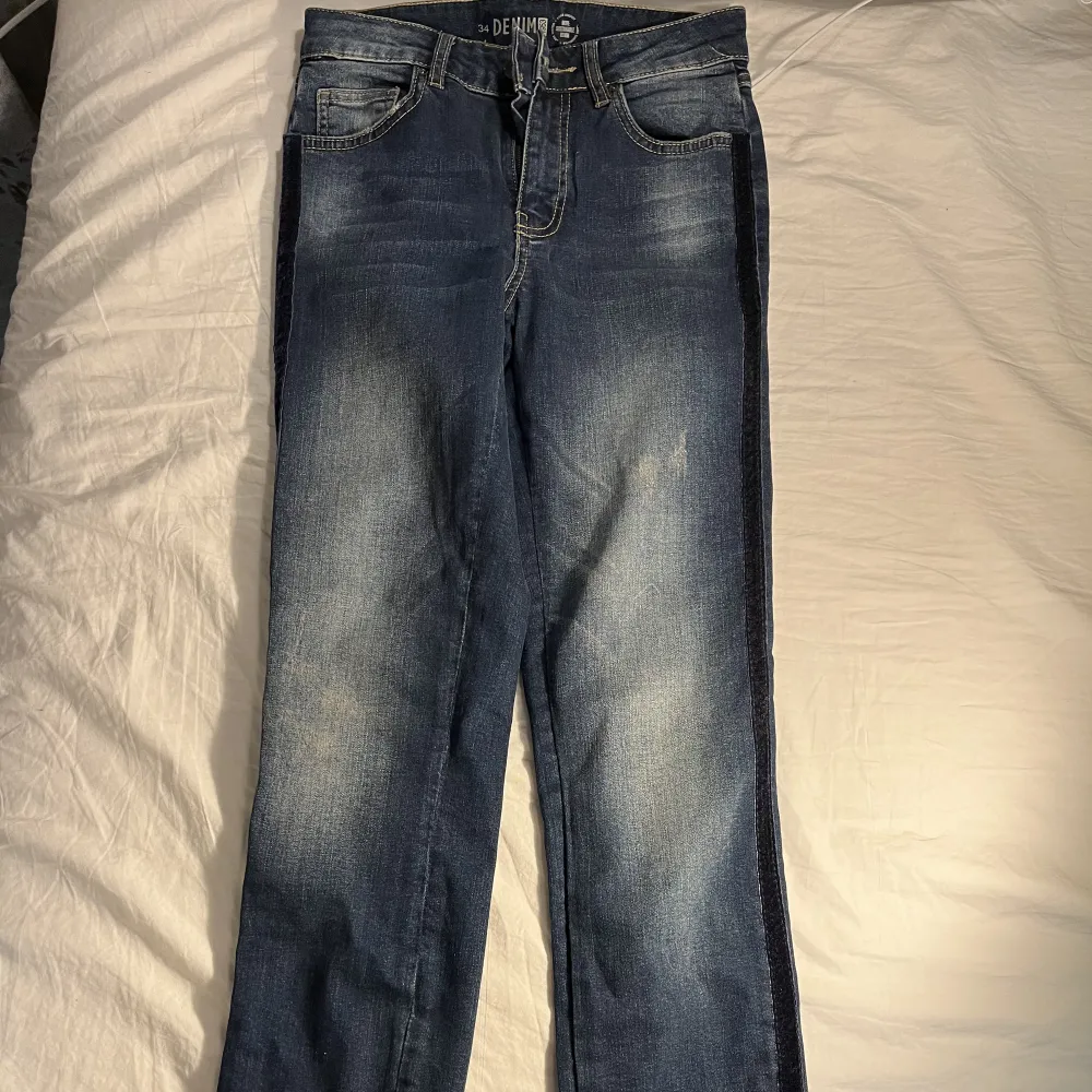 Skinny jeans  Mörkblåa . Jeans & Byxor.