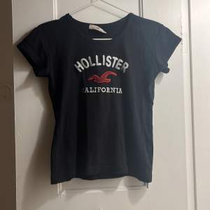 En superfin Hollister tröja, som tyvärr inte kommer till användning.💕💕