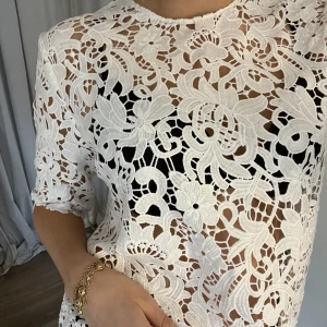 Spetstopp - Sååå snygg, hade varit snyggt att klippa den också! Köparen står för frakten!💕💕