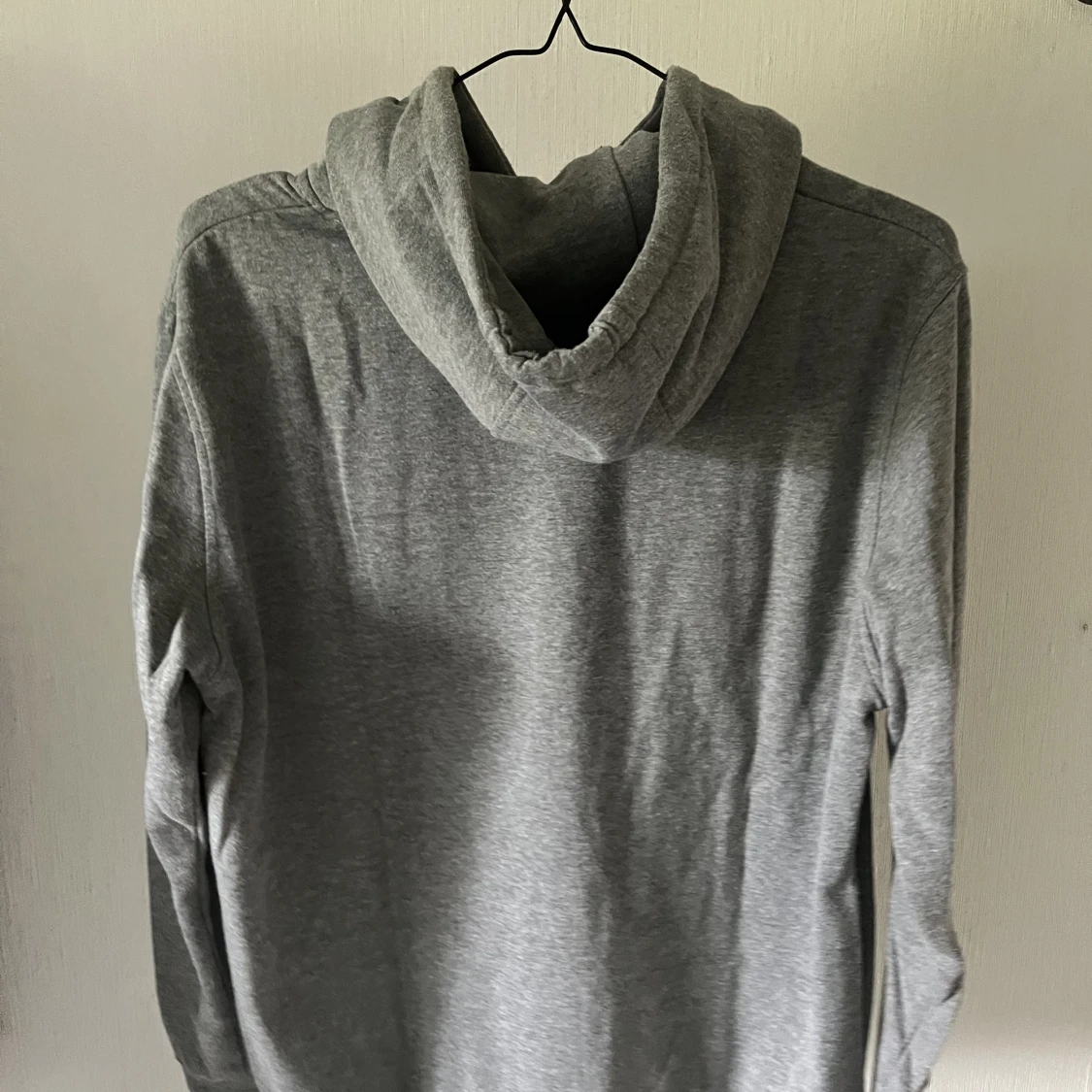 En äkta grå Santa Cruz hoodie - 90