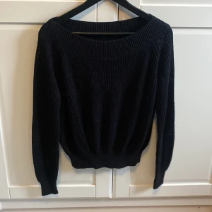 Stickad tröja - Stickad tröja från Lindex. Fint skick 