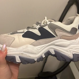 Platform  - Har använt ett par gånger men annars ser helt nya ut