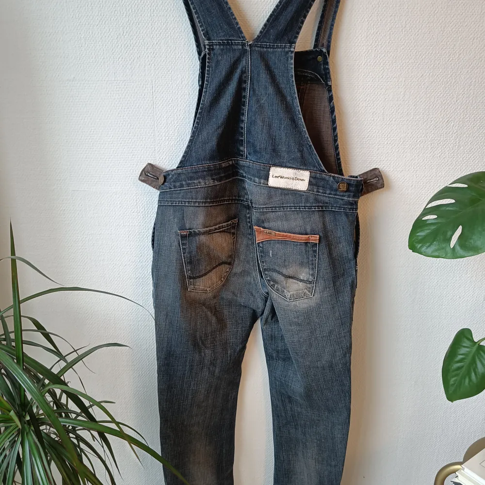 Underbara snickarbyxor från Lee Works of Denim Nypris 1199:- Mycket fint skick. Jeans & Byxor.
