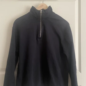Zara halfzip  - Snygg halfzip säljes ifrån Zara Storlek S Bra skick