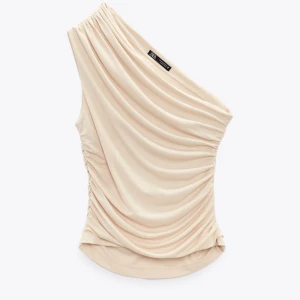 Topp - Superfin topp från zara i storlek S!! Helt oanvänd💕😇