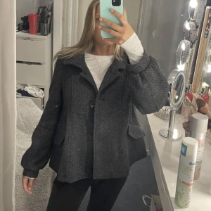 fin höst kappa  - säljer denna fina höst kappa 💓