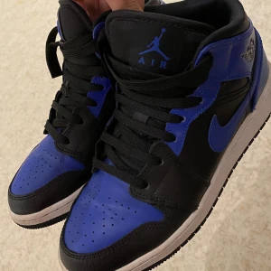 Air Jordan Mid 1 ’Hyper Royal’ - Till salu då det inte kommer till användning alls