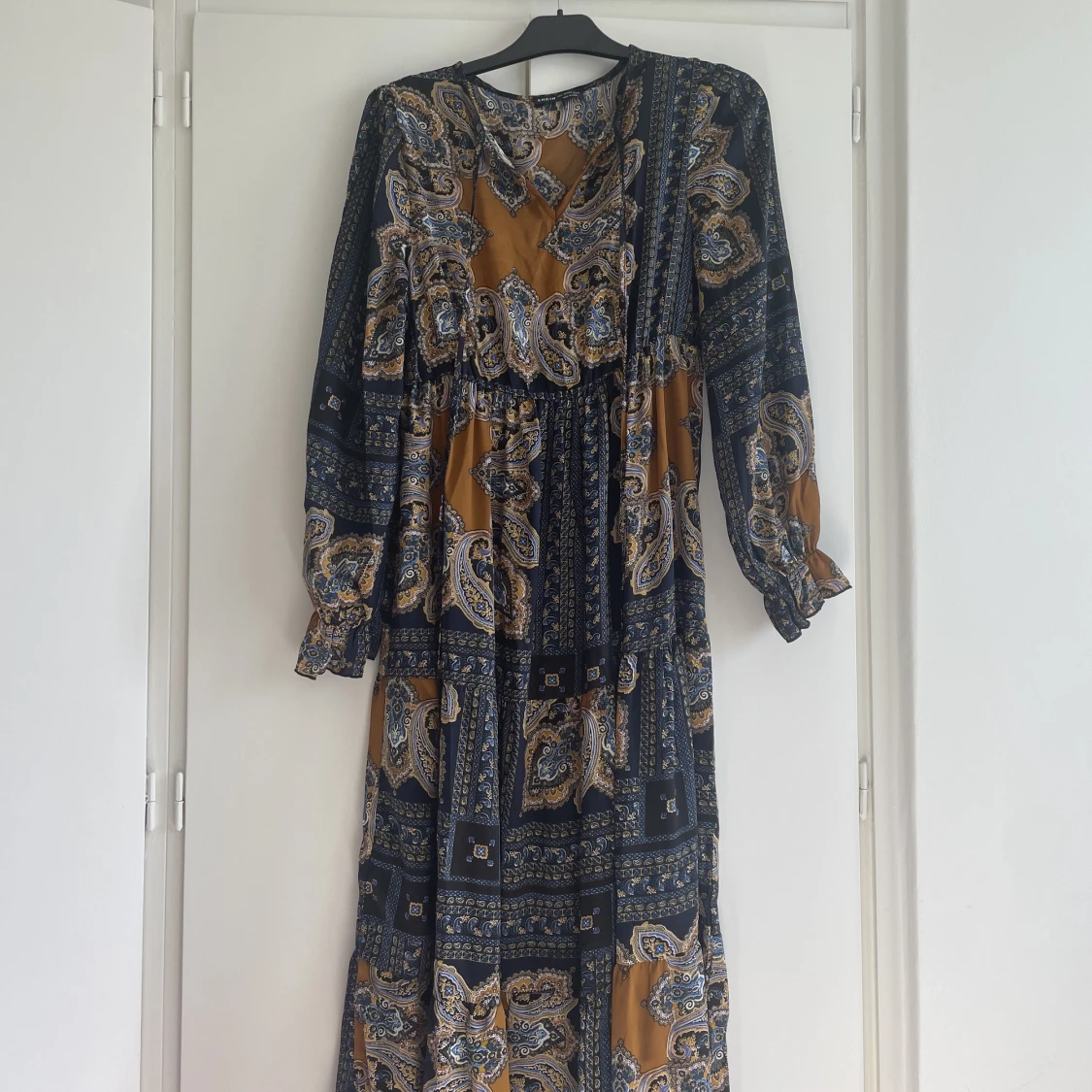 Mönstrad maxi-klänning