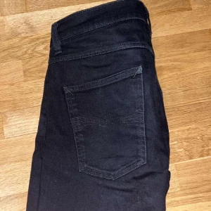 Nudie jeans - Nudie jeans använda 2 gånger typ.