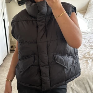 DUNVÄST - superfin dunväst som använts ett fåtal gånger