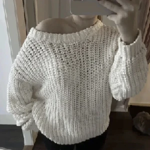 Stickad tröja - Så snygg stickad tröja, passar till allt!! 