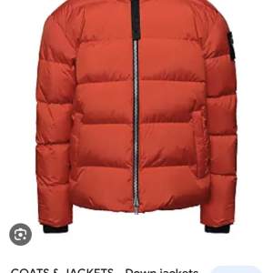Jag säljer denna fina jacka har ej använt på ett tag och ja vill helt enkelt sälja den! ❤️