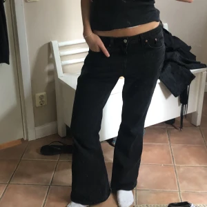 Svarta jeans - Bootcut jeans som tyvärr var lite korta på mig som är 175cm