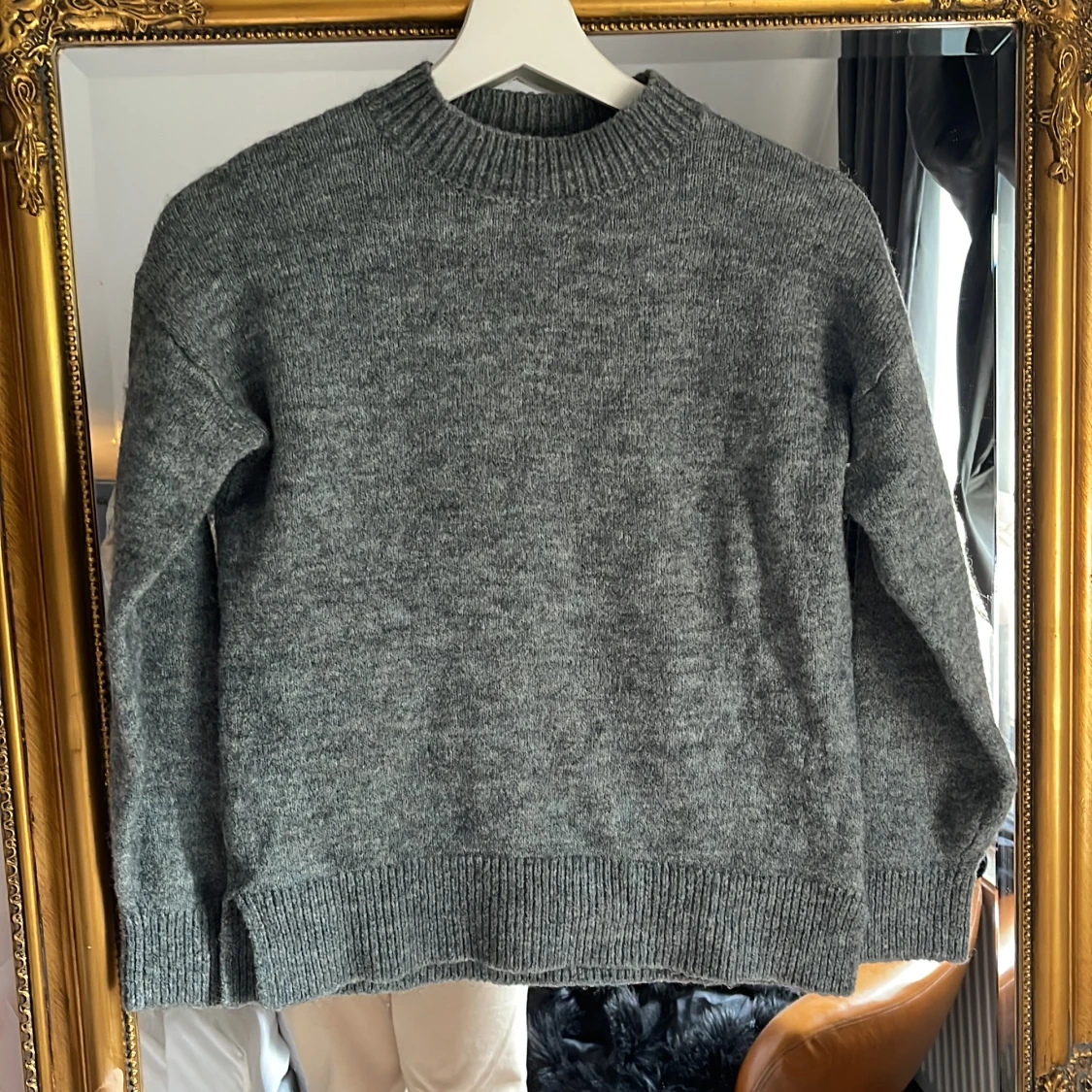 Grå mysig tröja i strl M