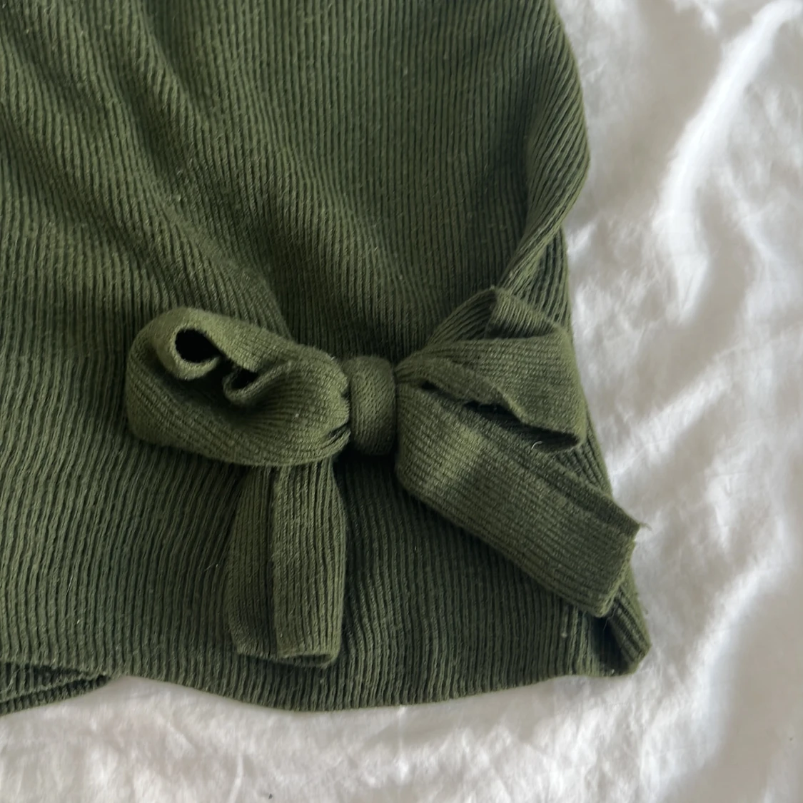 Gränstecknet tröja med rosett🪲 - 90