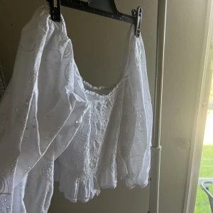 Jätte söt blus - Pris kan ändras