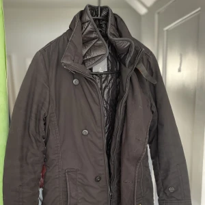 Vinter-/höstjacka G-Star - En absolut favoritjacka som blivit för liten. Svart, strl S. Vinterfodrad 