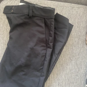 Kostymbyxor  - Kostymbyxor från H&M  Low Waist.  Storlek 36. 